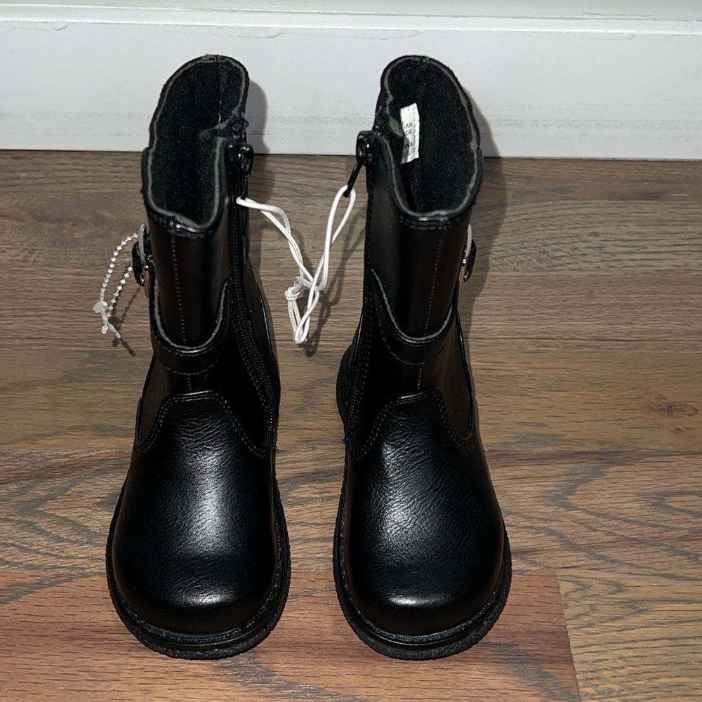 Girls boots 6 M